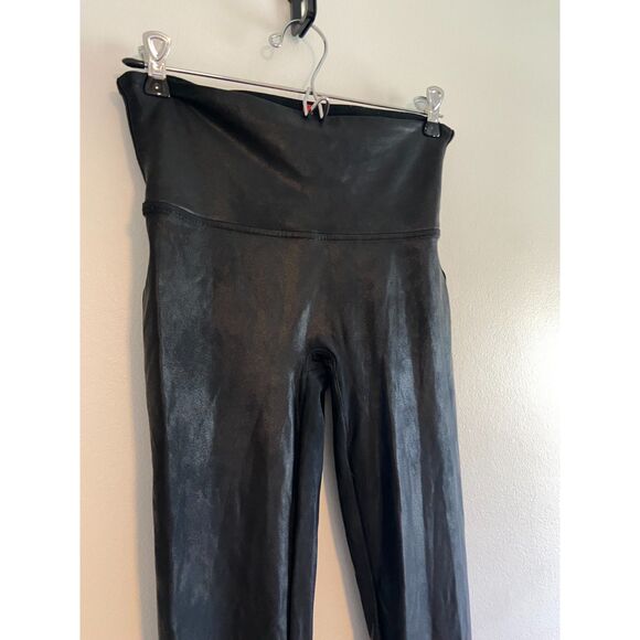 Spanx Shape Faux Leather Legging in Black Size Large - Picture 5 of 5